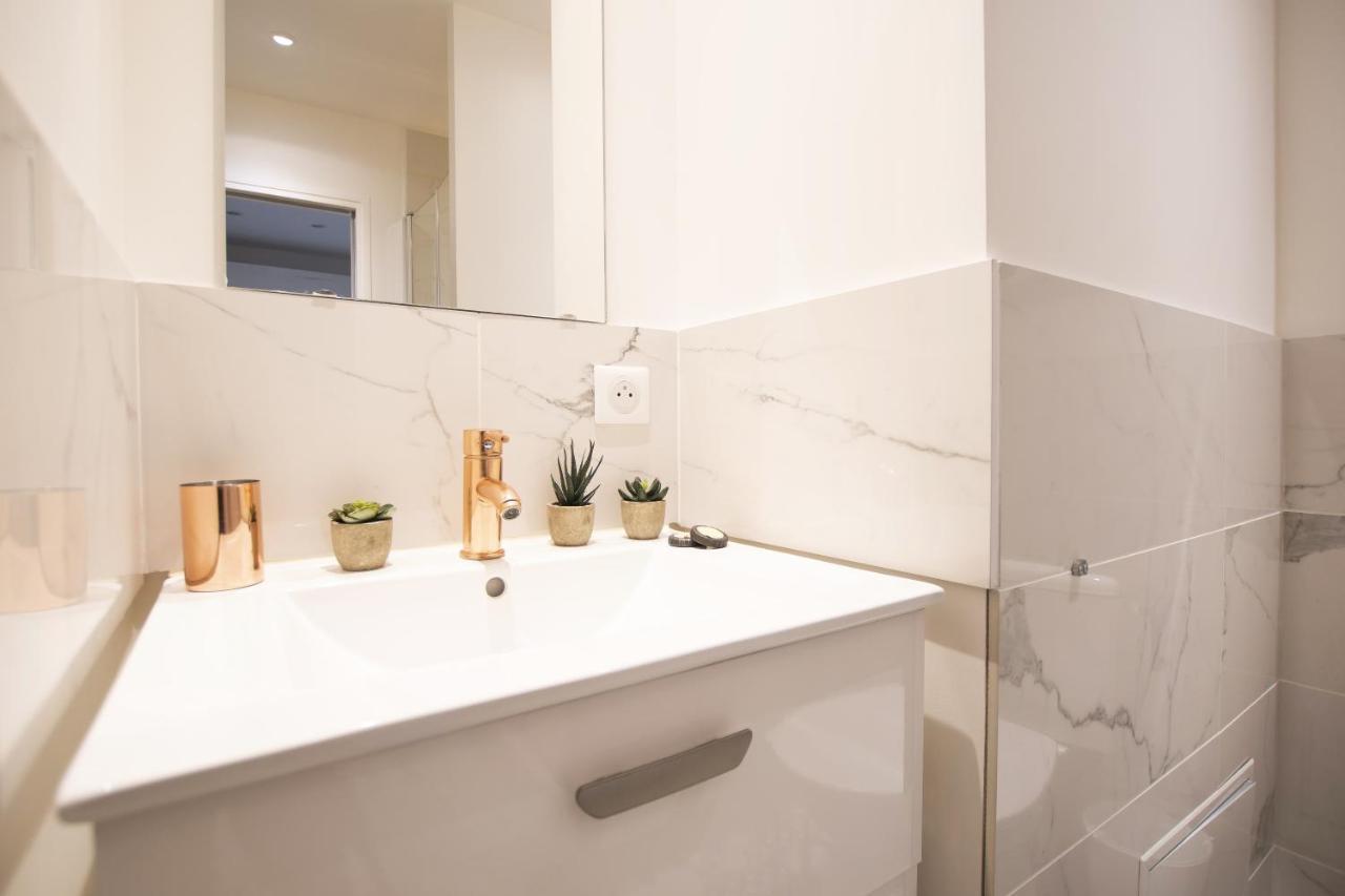 Bel Appartement Idealement Situe - Tour Eiffel Paris Exterior photo